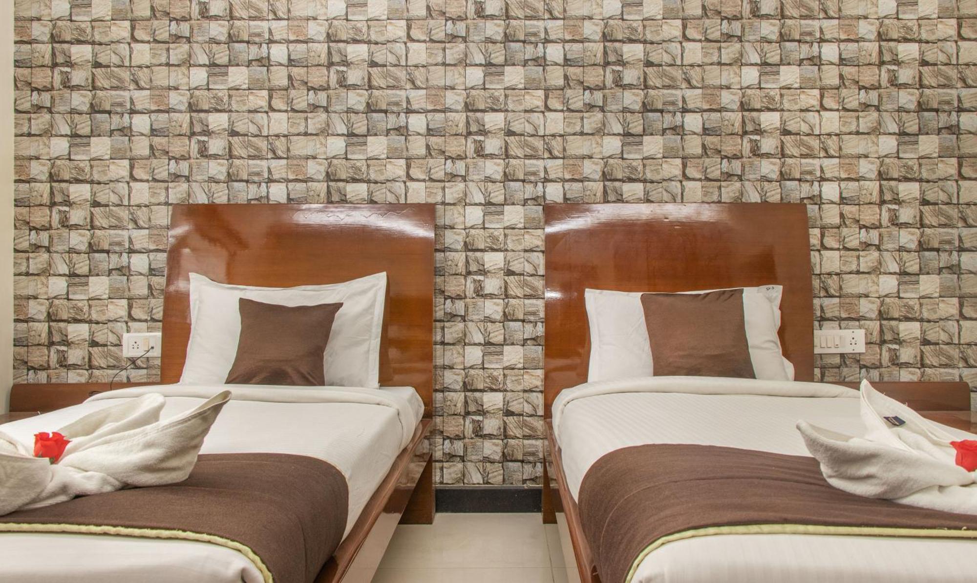 Athasri Hotel Infantry Road Bangalore Exterior photo
